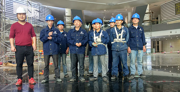 專業(yè)性強(qiáng),擁有一批經(jīng)驗(yàn)豐富的施工管理團(tuán)隊(duì) 專業(yè)性強(qiáng),擁有一批經(jīng)驗(yàn)豐富的施工管理團(tuán)隊(duì)